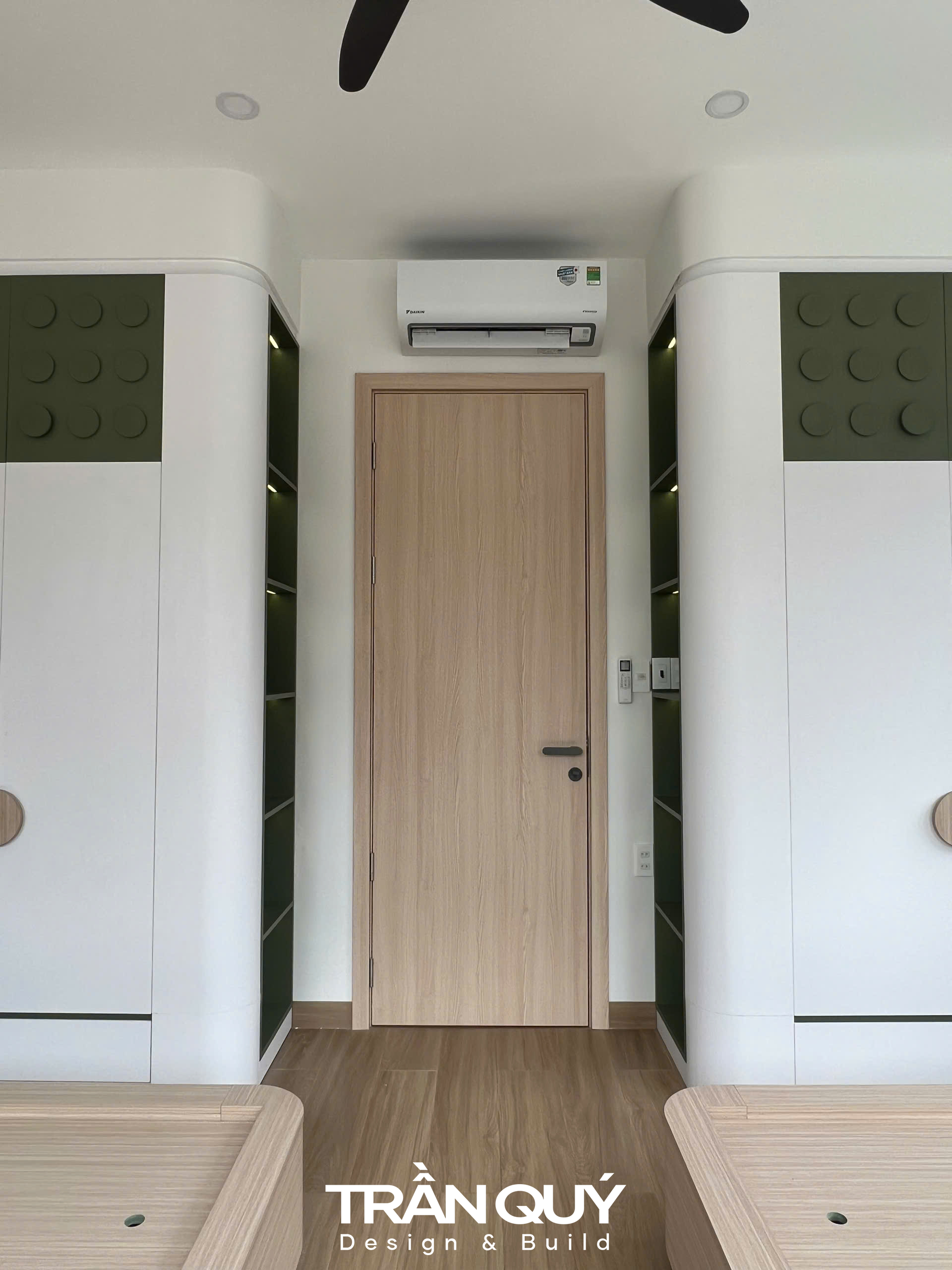 cửa nhựa composite hay cửa gỗ công nghiệp